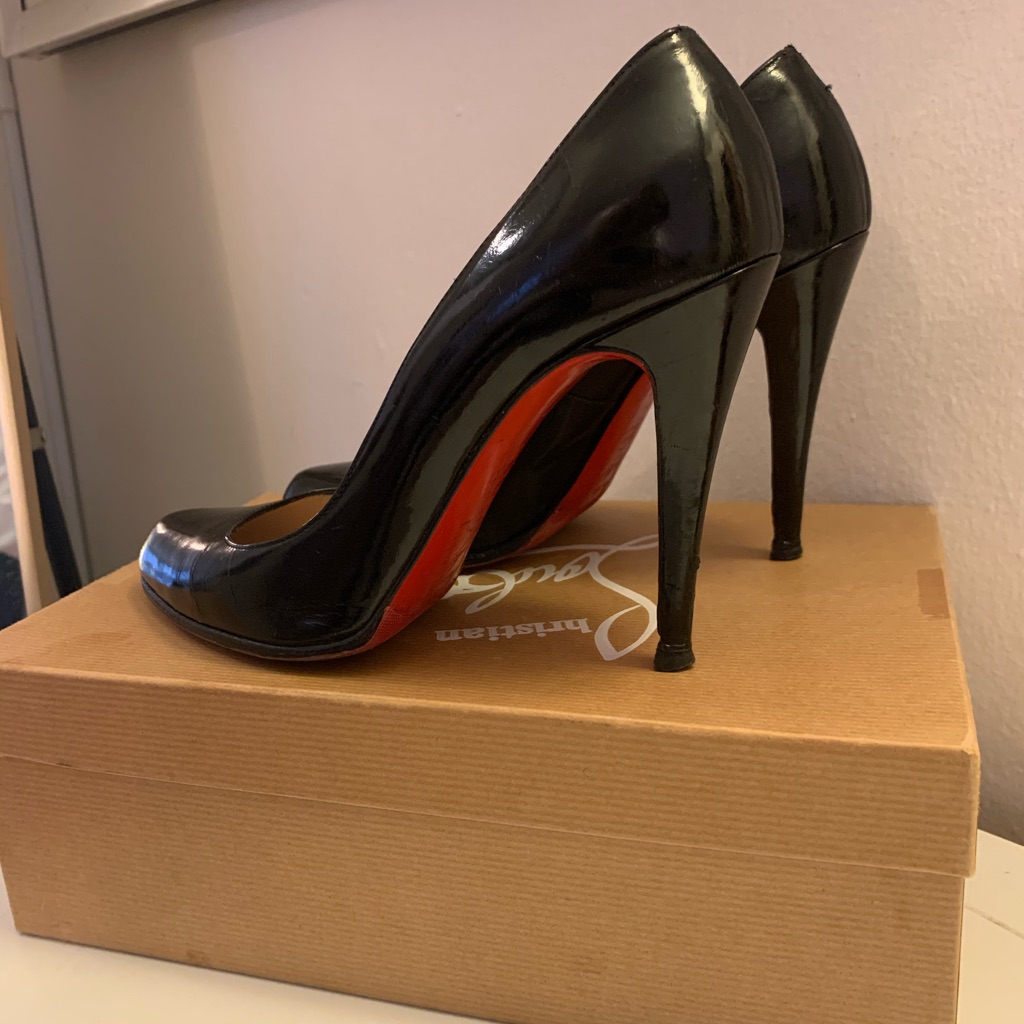 Christian Louboutin Dcollet 868 Black Patent Leather Pumps